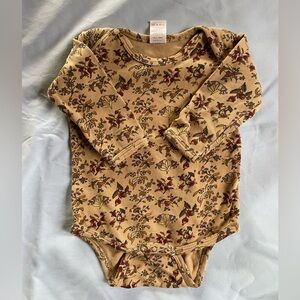 Kate Quinn 6-12mos tan floral long sleeve onesie bodysuit